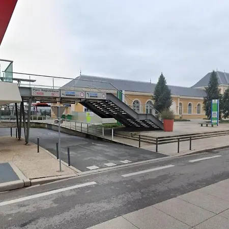 En Face De La Gare Kwatera prywatna *